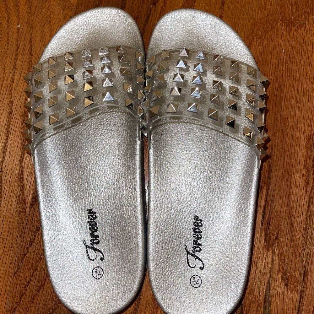 Forever 21 flip flops - Picture 5 of 7